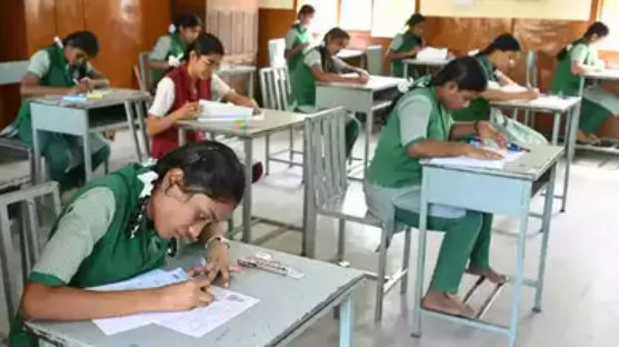 Karnataka Government Informs SC of Withdrawal of Notification for Board Exams in Specific Classes